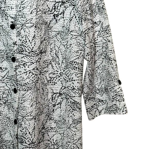 Habitat Size Small Lagen Look Black Textured Blouse with Black Floral De… - Picture 4 of 8